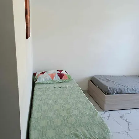 Poppy Court Iz-Zlielaq